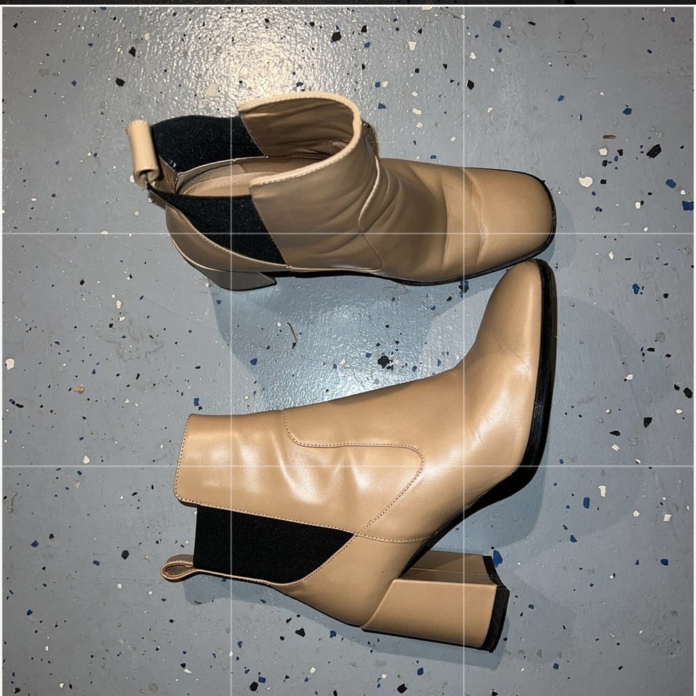 via spiga leather block heel tan boot